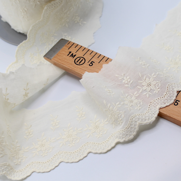 Galon coton broderie anglaise brodé 85mm x 1m ecru