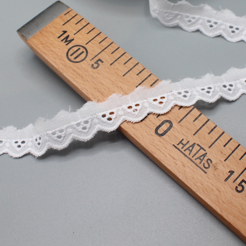 Galon coton broderie anglaise brodé 16mm x 1m