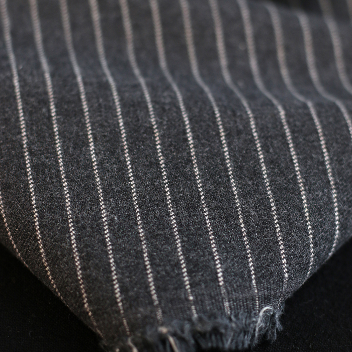 Tissu sergé de coton gratté organique rayures tissées anthracite