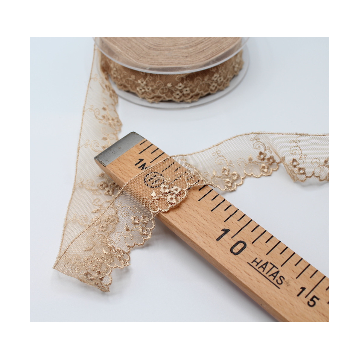 Galon dentelle tulle brodé 30mm x 1m