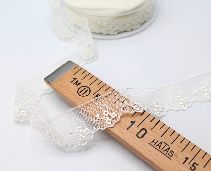 Galon dentelle tulle brodé 30mm x 1m