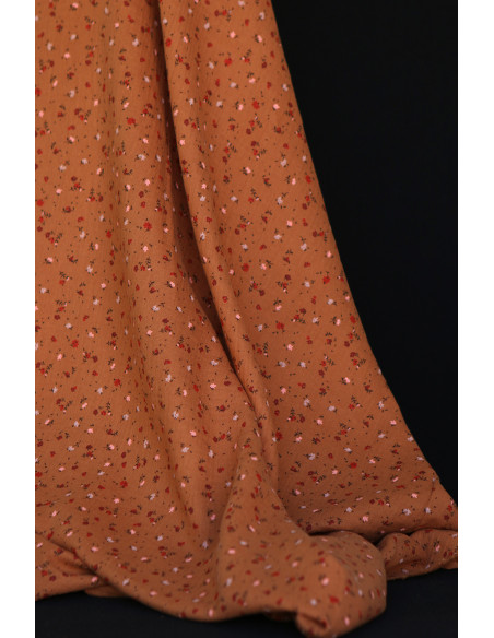 Double gaze de coton motif fleuri fond pain d'épices