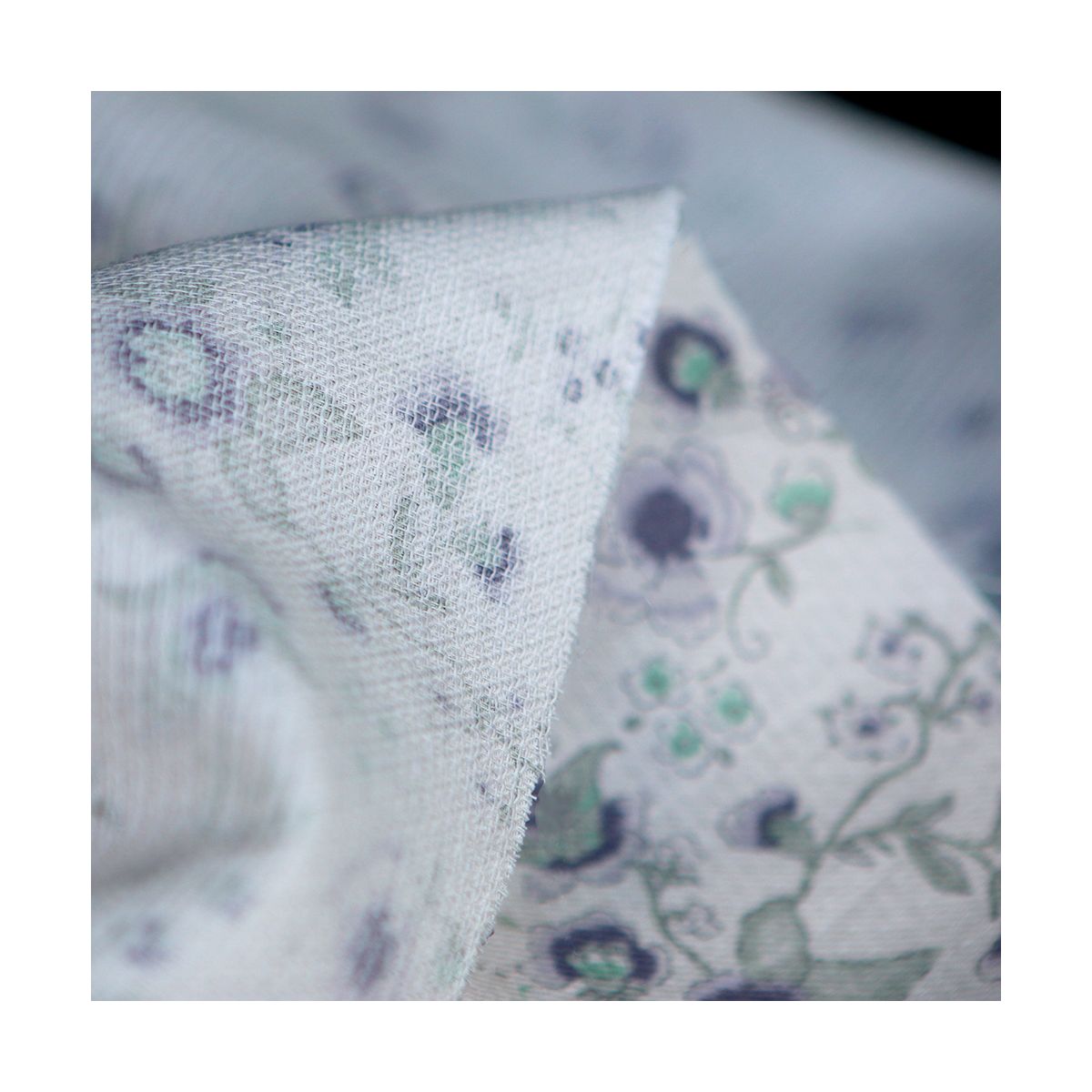 April - Tissu coton piqué léger texturé fleuri gris bleu April - Tissu coton piqué léger texturé fleuri gris bleu