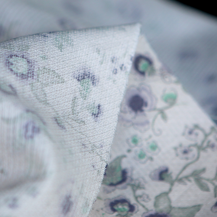April - Tissu coton piqué léger texturé fleuri gris bleu