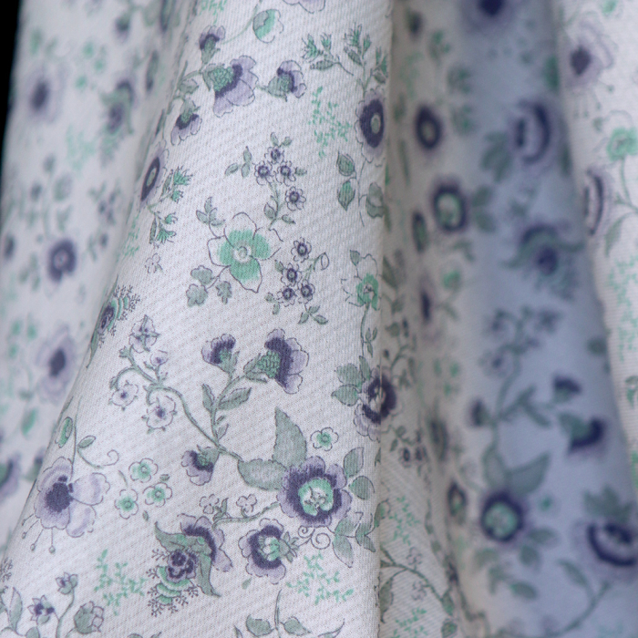 April - Tissu coton piqué léger texturé fleuri gris bleu