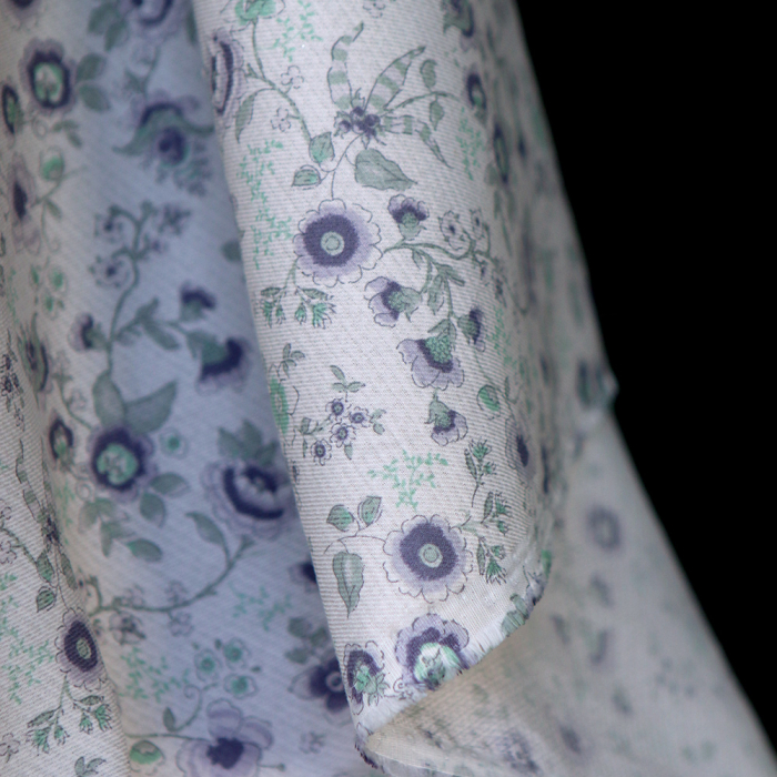 April - Tissu coton piqué léger texturé fleuri gris bleu