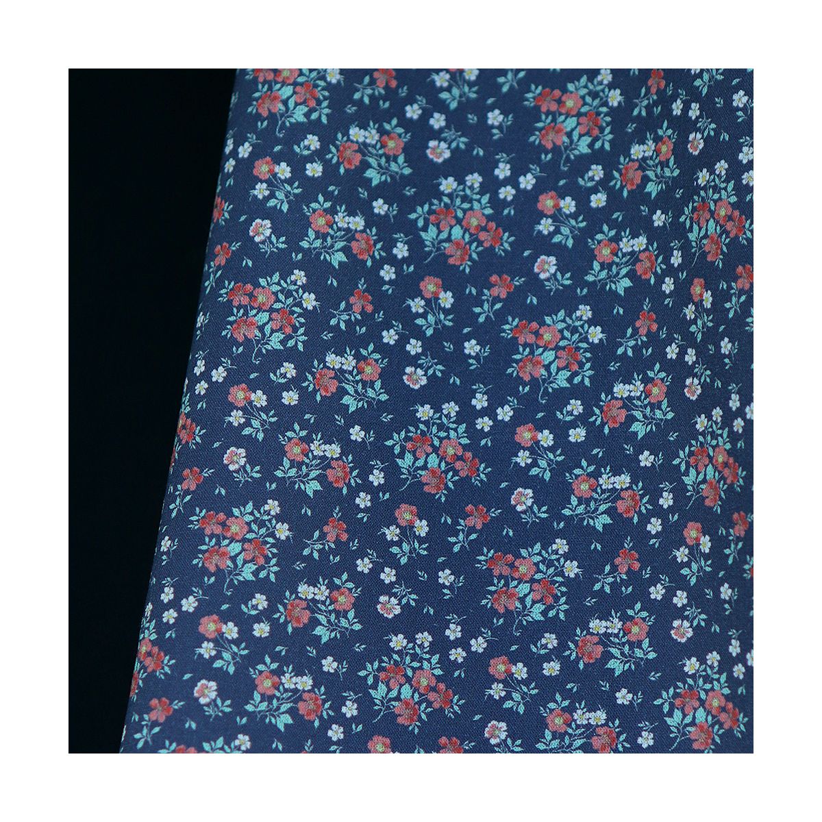 Isaure - Popeline douce coton fleuri bleu marine Isaure - Popeline douce coton fleuri bleu marine
