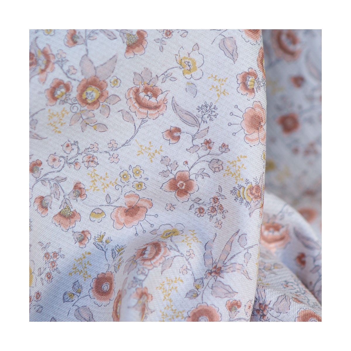 April - Tissu coton piqué léger texturé fleuri rose April - Tissu coton piqué léger texturé fleuri rose