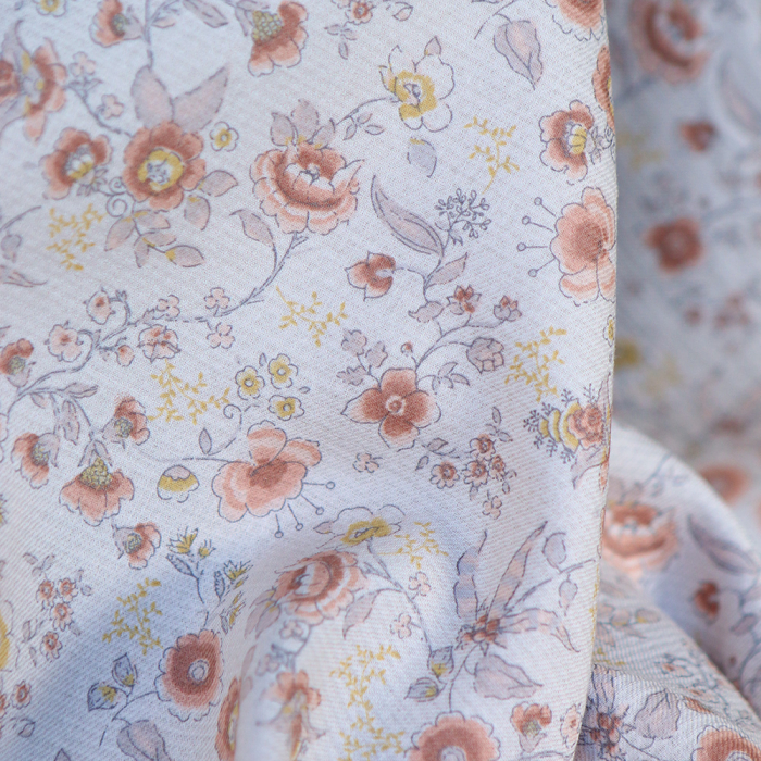 April - Tissu coton piqué léger texturé fleuri rose