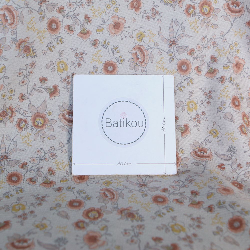 April - Tissu coton piqué léger texturé fleuri rose