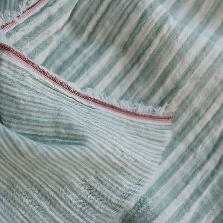 Double gaze de coton réversible rayures vert de gris