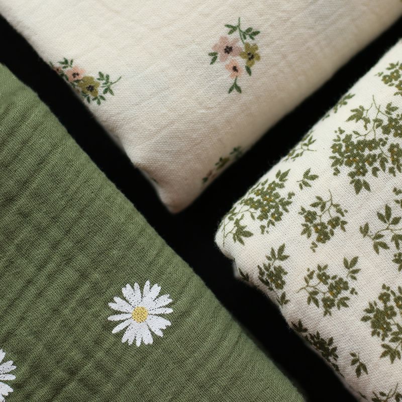 Daisy - Double gaze coton BIO motif exclusif fond vert olive