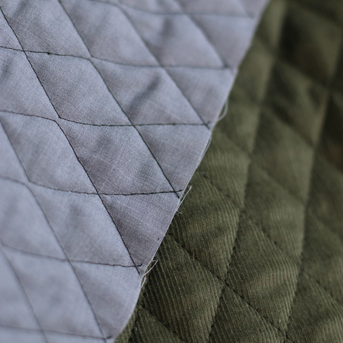 Tissu matelassé velours milleraies coton organique vert kaki