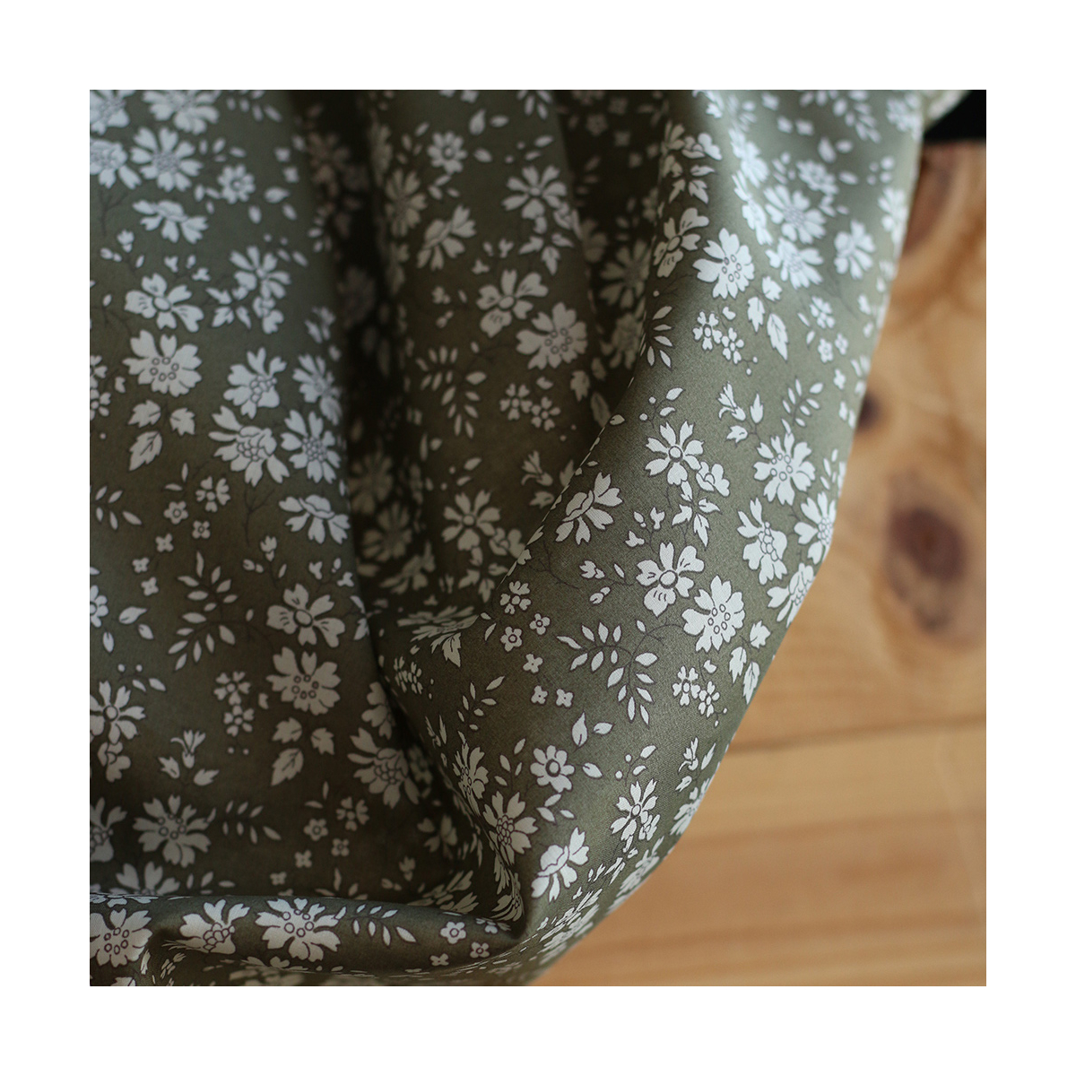 Liberty Tana Lawn® Capel kaki