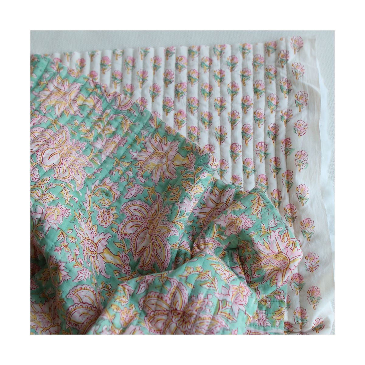 Nalini - Tissu indien matelassé double face coton hand block largeur 100cm Nalini - Tissu indien matelassé double face coton hand block largeur 100cm