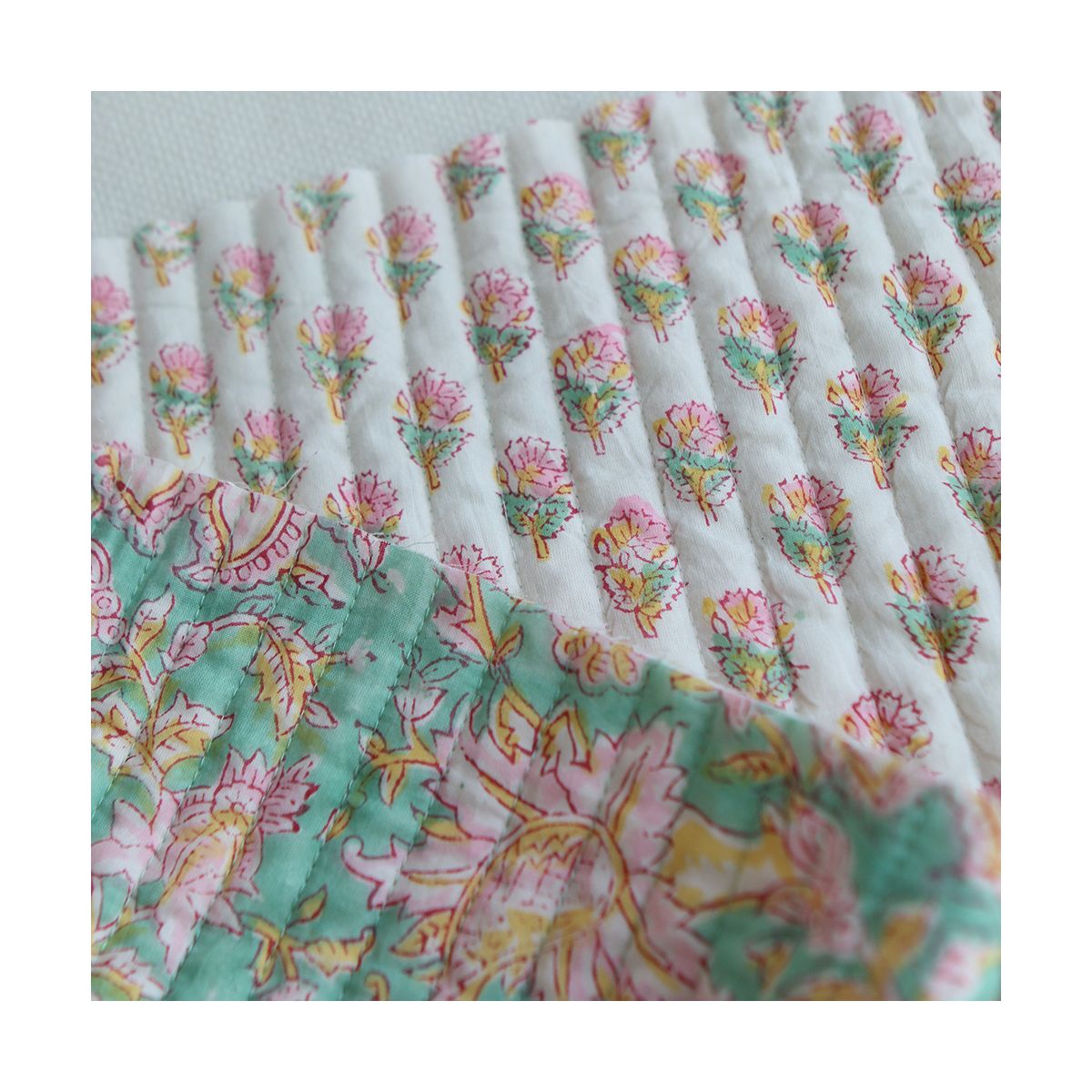 Nalini - Tissu indien matelassé double face coton hand block largeur 100cm Nalini - Tissu indien matelassé double face coton hand block largeur 100cm
