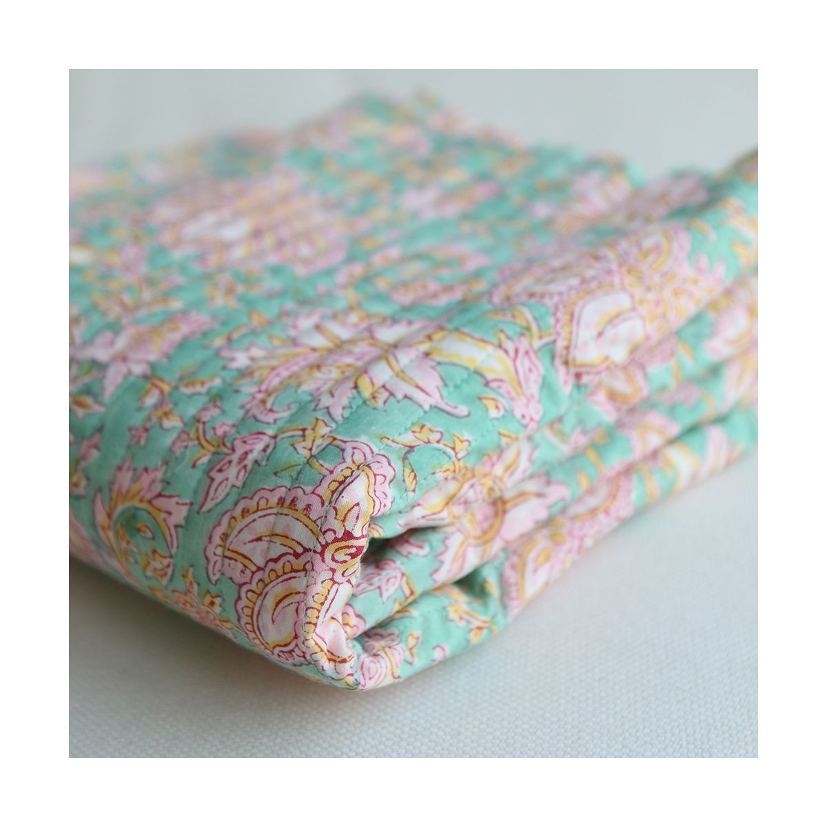 Nalini - Tissu indien matelassé double face coton hand block largeur 100cm Nalini - Tissu indien matelassé double face coton hand block largeur 100cm
