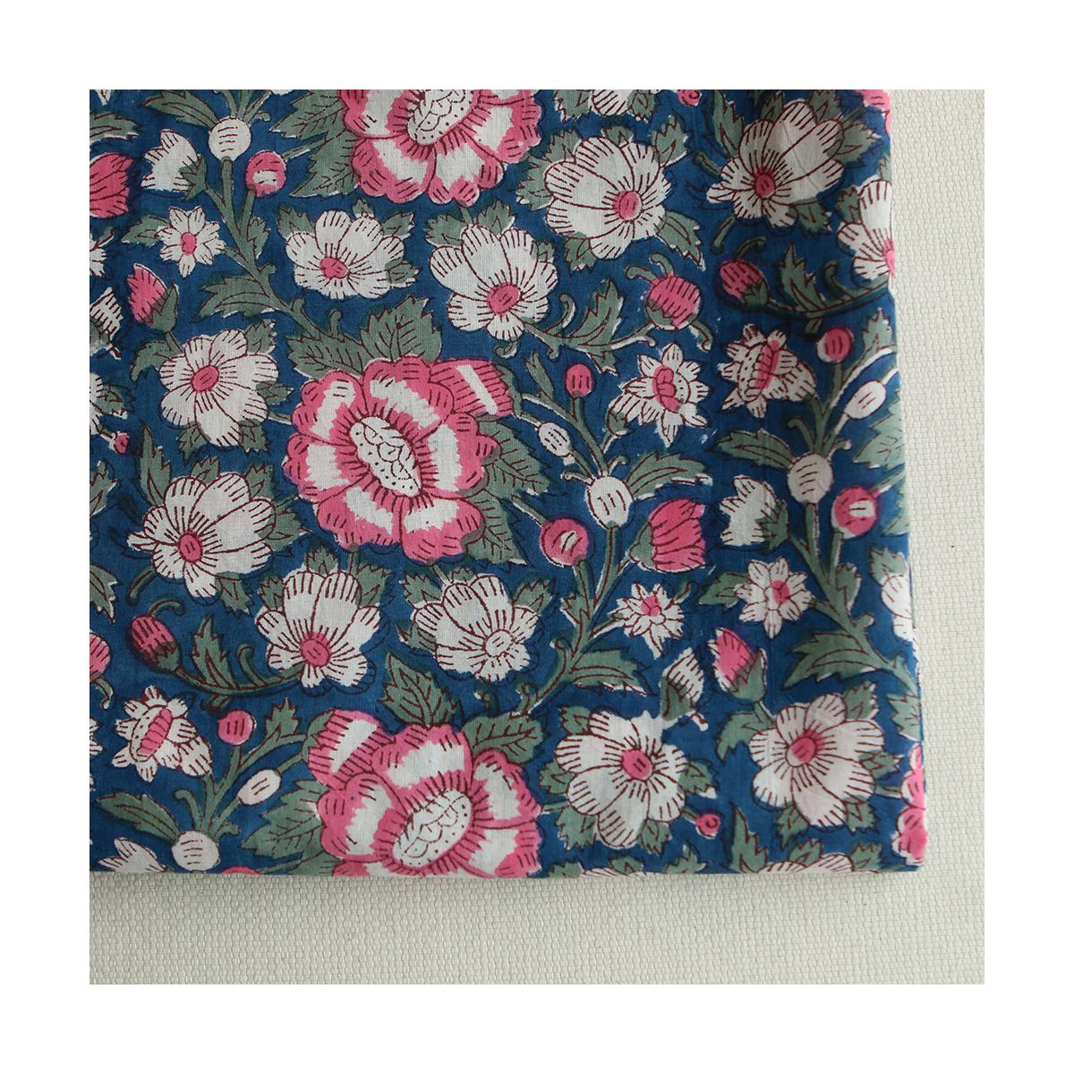 Neha - Tissu indien en coton imprimé main Hand Block Artisanal Neha - Tissu indien en coton imprimé main Hand Block Artisanal