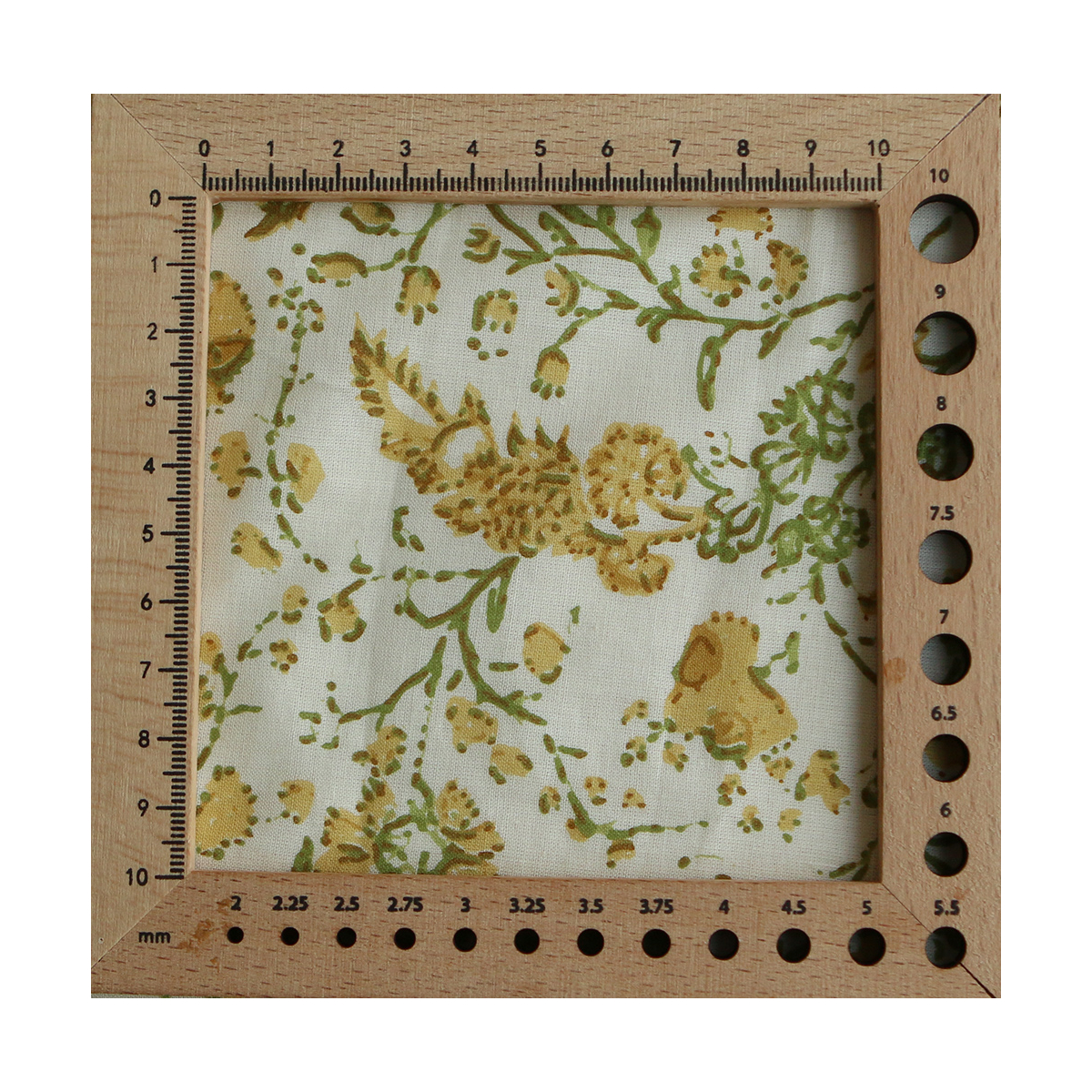 Karishma jaune - Tissu indien coton hand block floral jaune moutarde et vert sur fond écru