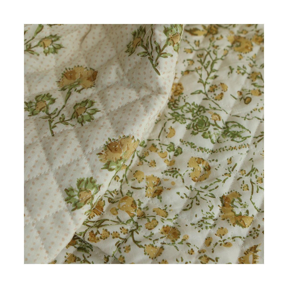 Karishma jaune - Tissu indien matelassé double face coton hand block largeur 100cm Karishma jaune - Tissu indien matelassé double face coton hand block largeur 100cm