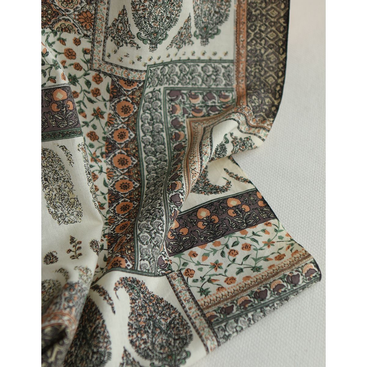Riya - Tissu indien coton effet lin Hand Block Artisanal Riya - Tissu indien coton effet lin Hand Block Artisanal