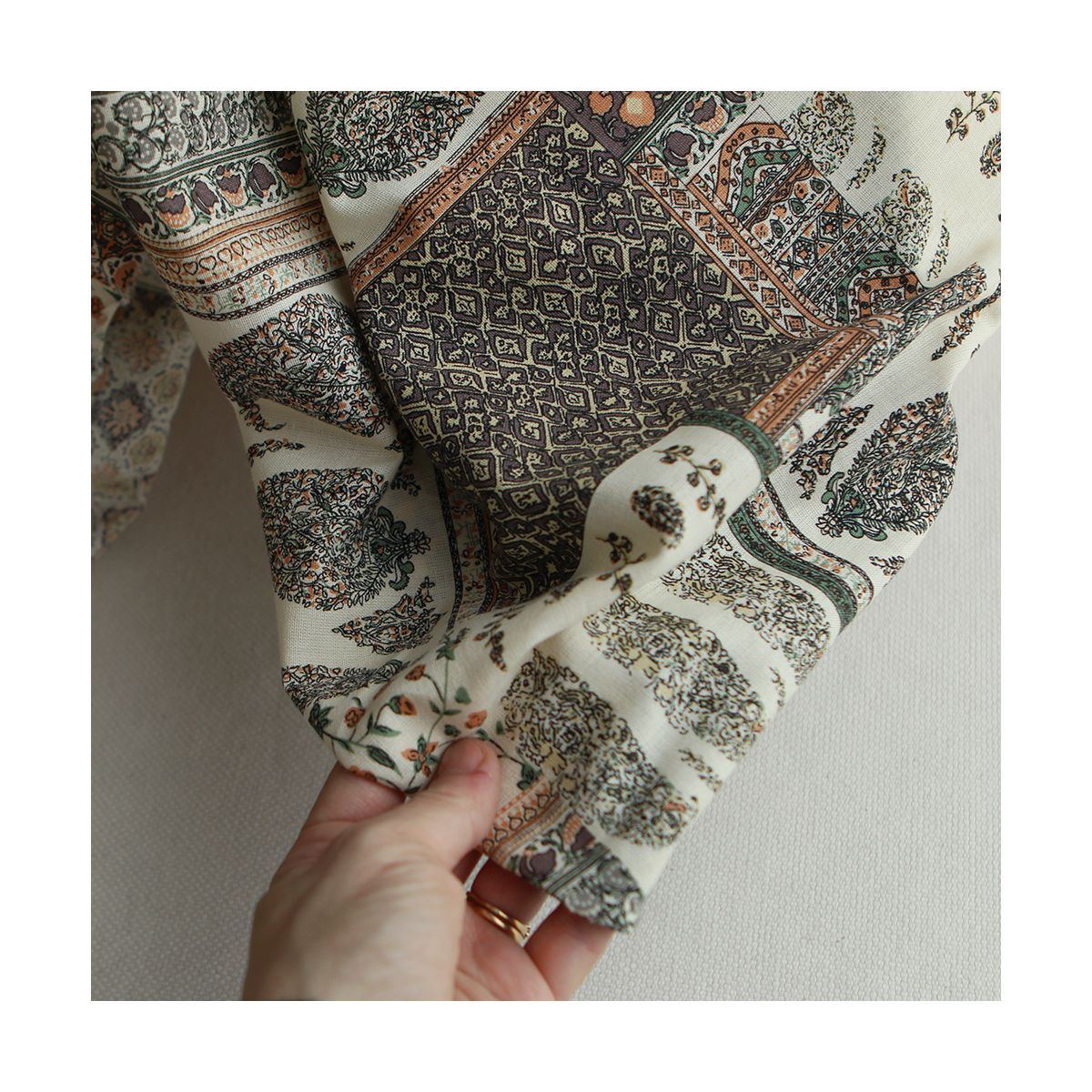 Riya - Tissu indien coton effet lin Hand Block Artisanal Riya - Tissu indien coton effet lin Hand Block Artisanal