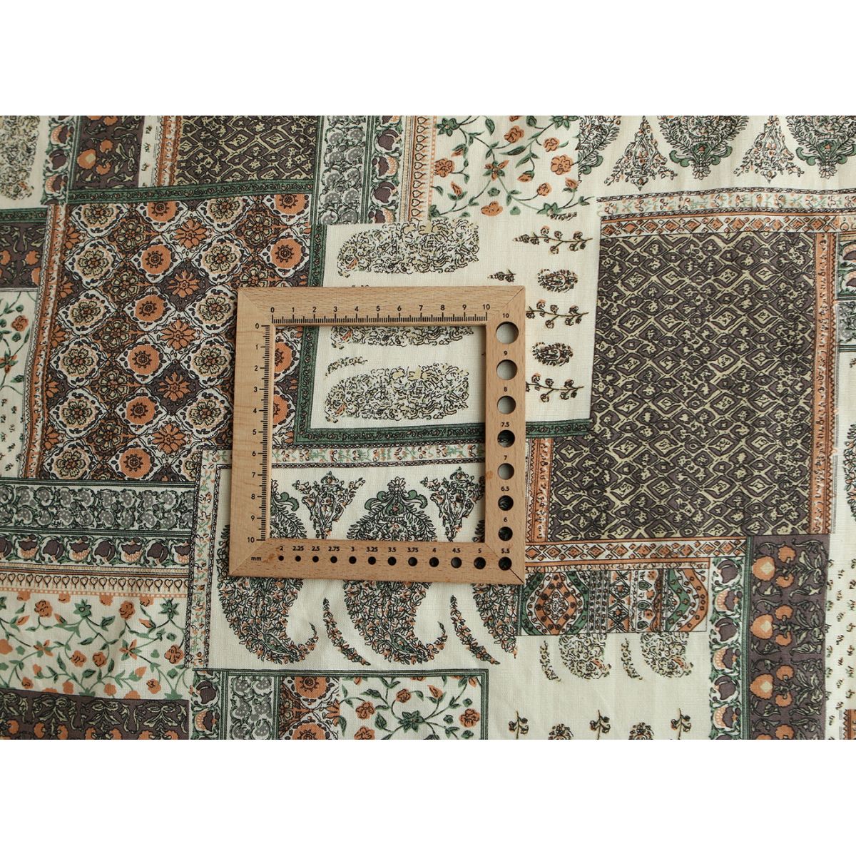 Riya - Tissu indien coton effet lin Hand Block Artisanal Riya - Tissu indien coton effet lin Hand Block Artisanal