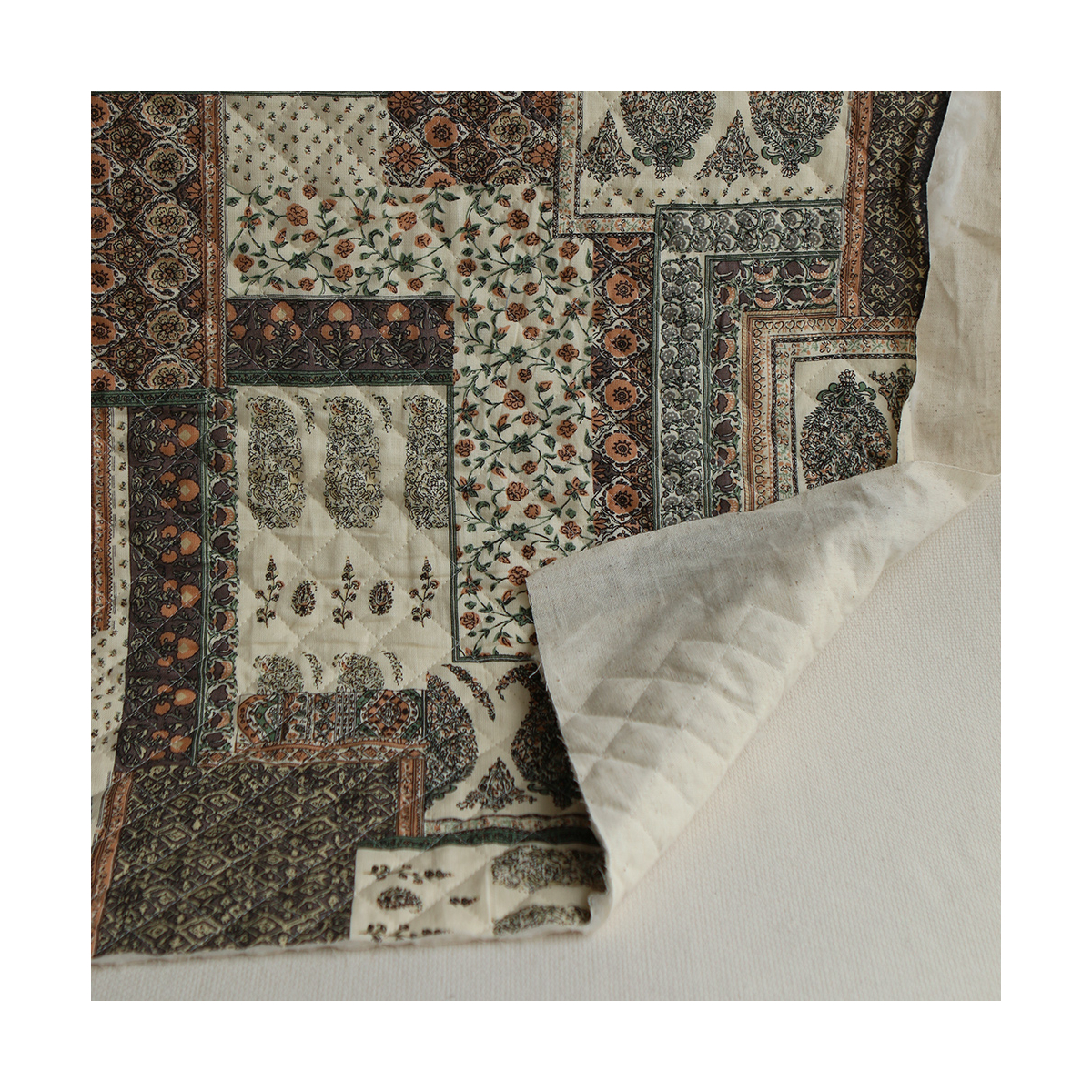 Riya - Tissu indien matelassé double face patchwork et naturel chiné