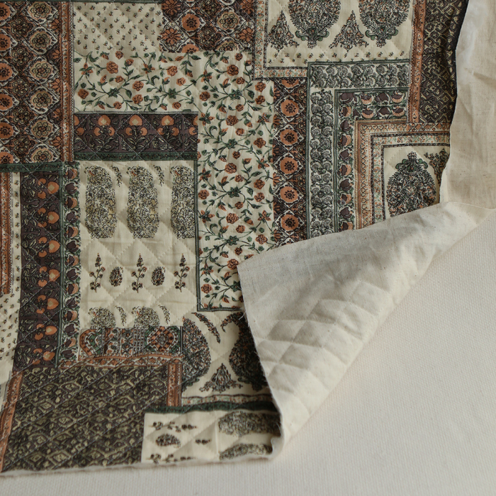 Riya - Tissu indien matelassé double face patchwork et naturel chiné