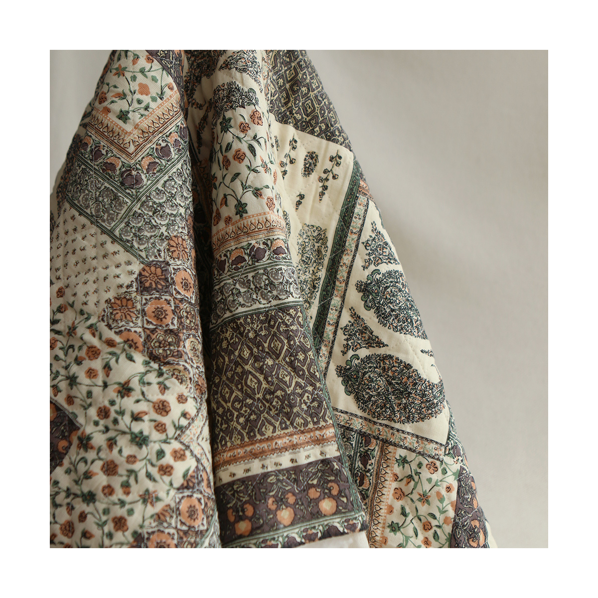 Tissu indien matelassé Riya double face patchwork et coton naturel chiné