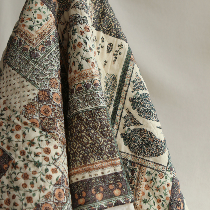Tissu indien matelassé Riya double face patchwork et coton naturel chiné