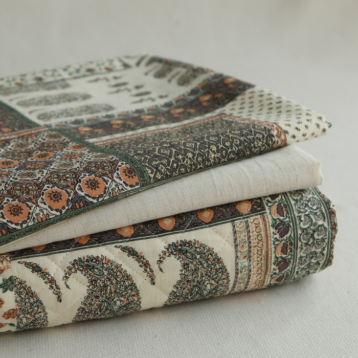 Riya - Tissu indien matelassé double face patchwork et naturel chiné