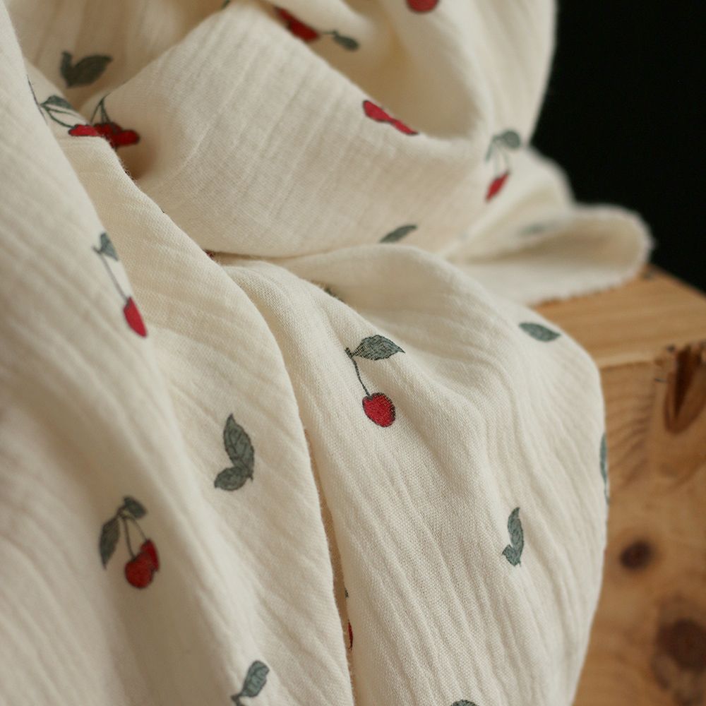 Cherry - Double gaze de coton BIO écru motif exclusif cerises