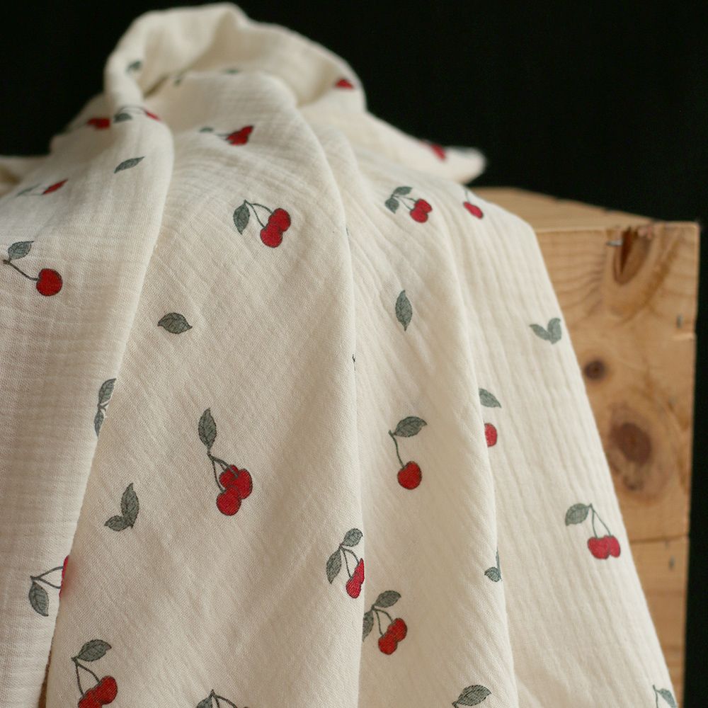Cherry - Double gaze de coton BIO écru motif exclusif cerises