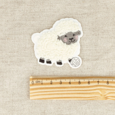 Ecusson mouton bouclettes thermocollant sans couture 5cm Ecusson mouton bouclettes thermocollant sans couture 5cm