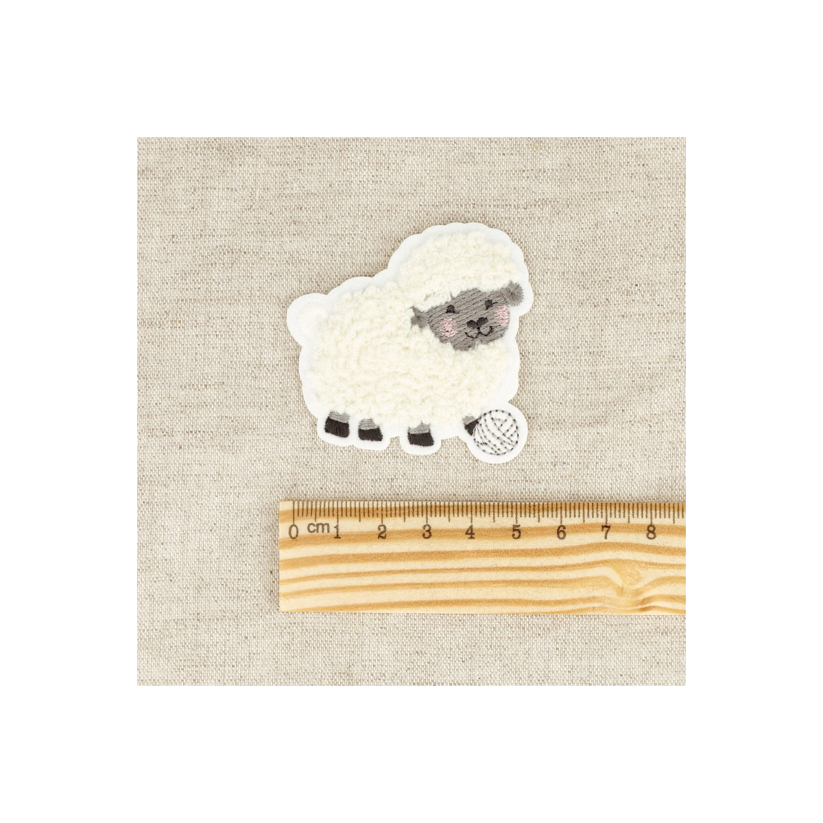 Ecusson mouton bouclettes thermocollant sans couture 5cm Ecusson mouton bouclettes thermocollant sans couture 5cm