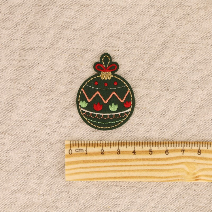 Ecusson noël nordique boule thermocollant sans couture