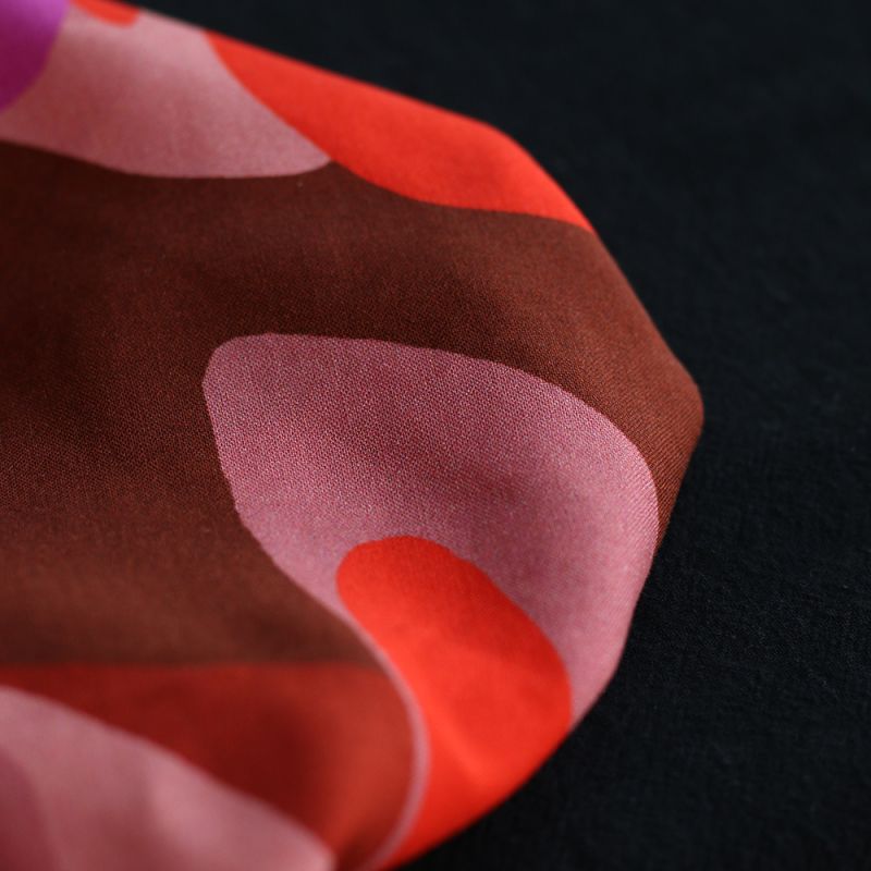 Aimael - Viscose imprimé grapique rose et rouge