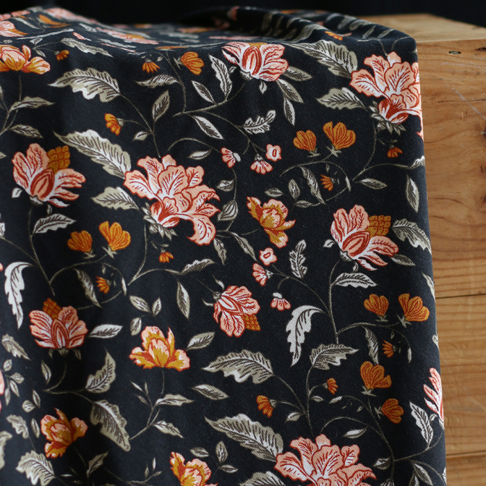 Jersey bambou coton à motif fleuri automne fond noir