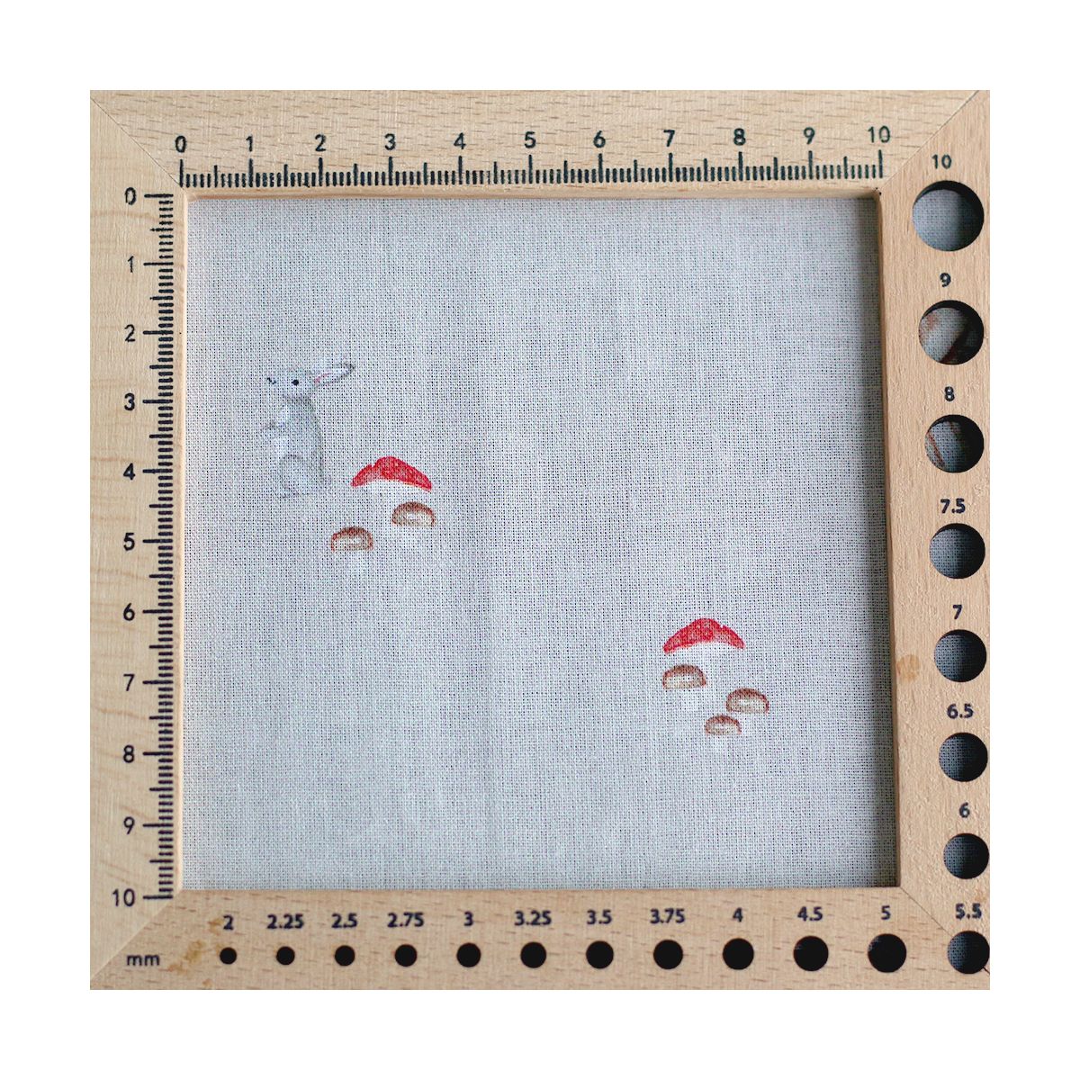 Bambi - Popeline de coton fond beige motif biche, lapin et champignons