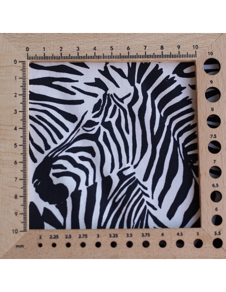 Zebra - Viscose imprimé fleuri graphique zèbres noir et blanc