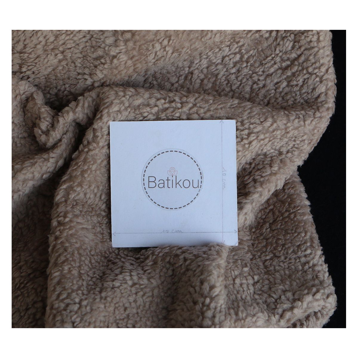 Colby - Fausse fourrure / Moumoute / Sherpa de coton taupe clair Colby - Fausse fourrure / Moumoute / Sherpa de coton taupe clair