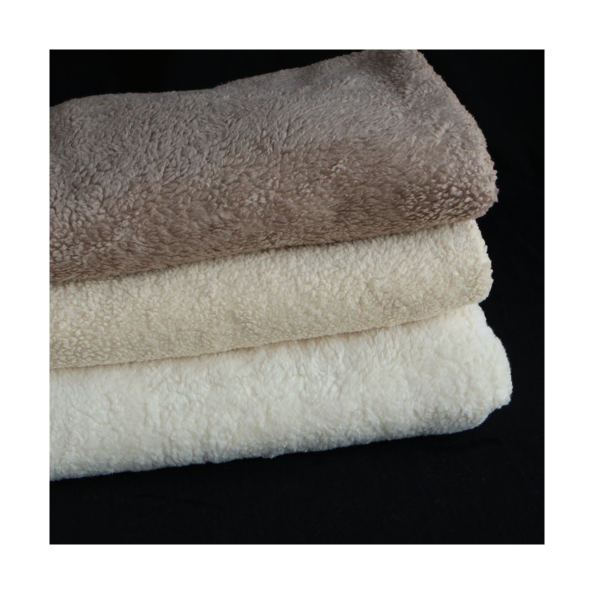 Colby - Fausse fourrure / Moumoute / Sherpa de coton taupe clair Colby - Fausse fourrure / Moumoute / Sherpa de coton taupe clair