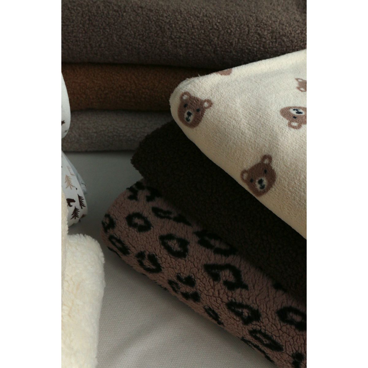 Dolly - Teddy / moumoute sherpa bouclettes chocolat Dolly - Teddy / moumoute sherpa bouclettes chocolat