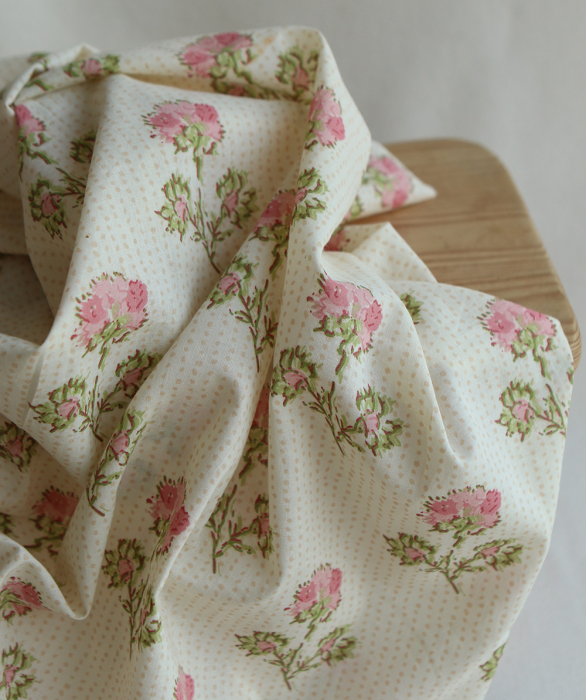 Karishma rose B- Tissu indien en coton imprimé main Hand Block Artisanal