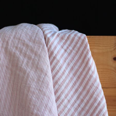 Double gaze de coton réversible rayures vieux rose Double gaze de coton réversible rayures vieux rose
