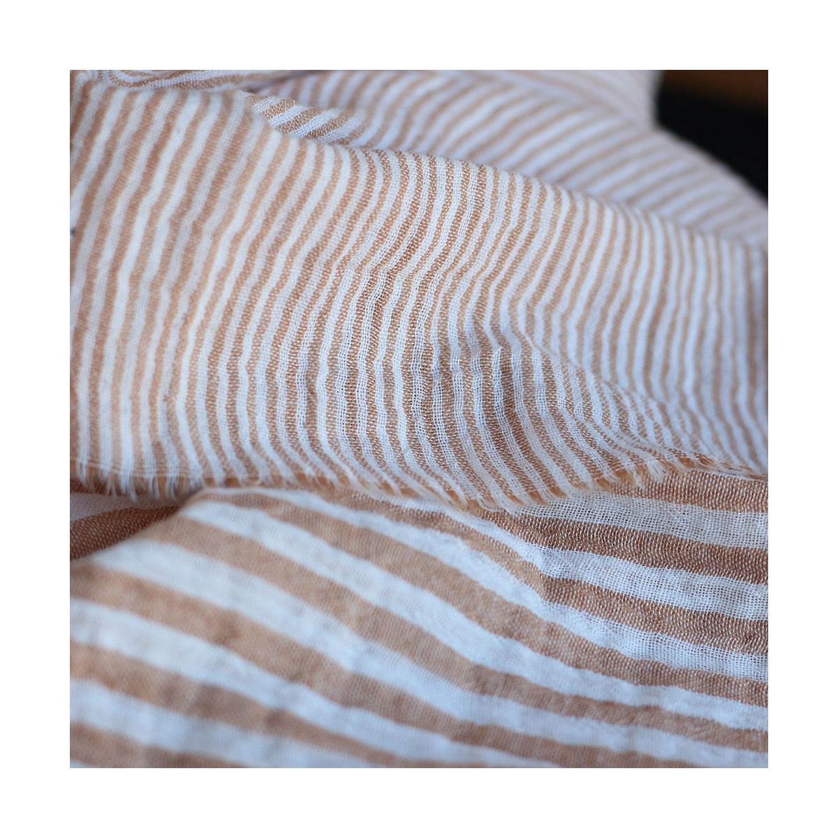 Double gaze de coton réversible rayures caramel Double gaze de coton réversible rayures caramel