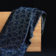 Jersey jacquard à motif graou ton sur ton bleu marine doré