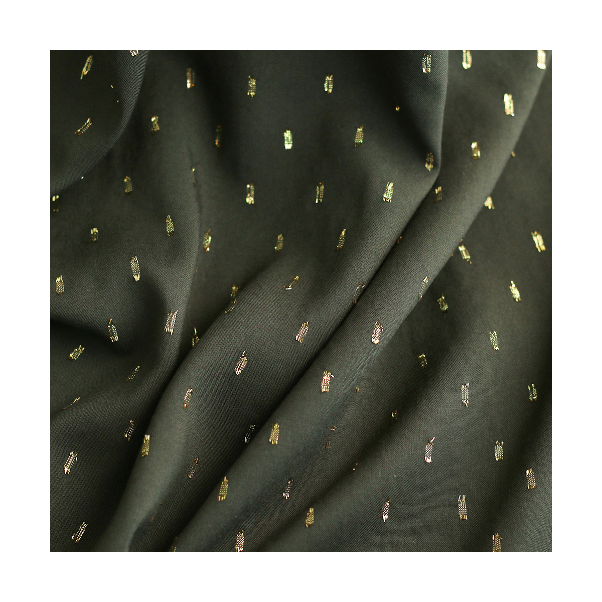 Viscose uni plumetis doré coloris vert kaki Viscose uni plumetis doré coloris vert kaki