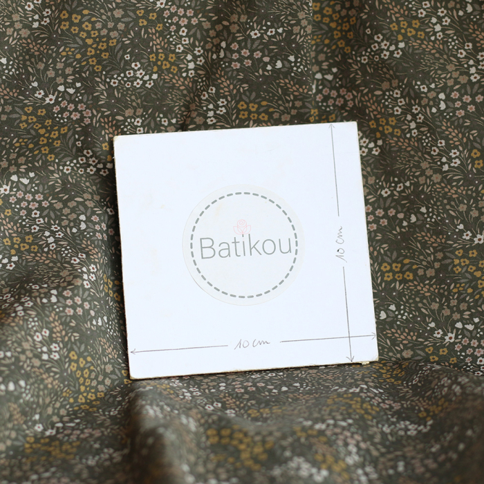 Norah - Batiste de coton à imprimé fleuri fond marron